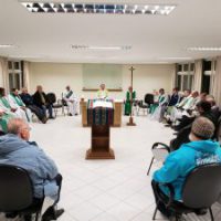 Retiro reúne o clero da Diocese de Osório em Cidreira em torno do tema da santidade 