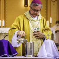 Confira o registro fotográfico da Missa do Crisma em Maquiné